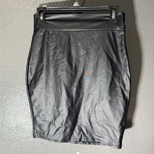 Elegant Black Pencil Skirt